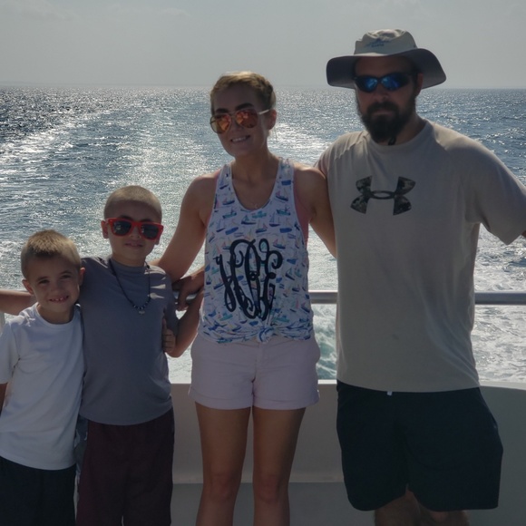 MEET YOUR SELLER! #LeoStrong - Picture 2 of 8